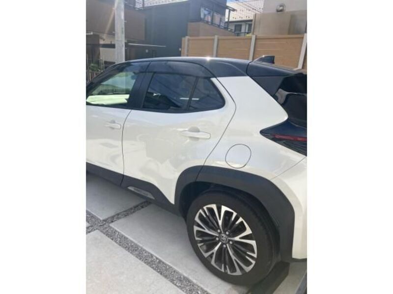 YARIS CROSS