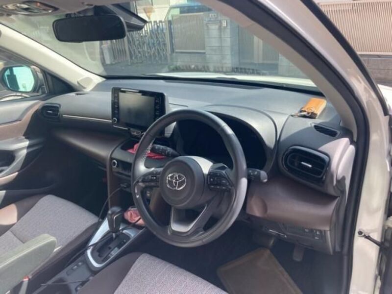 YARIS CROSS