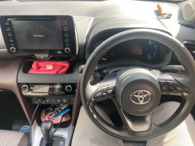 YARIS CROSS