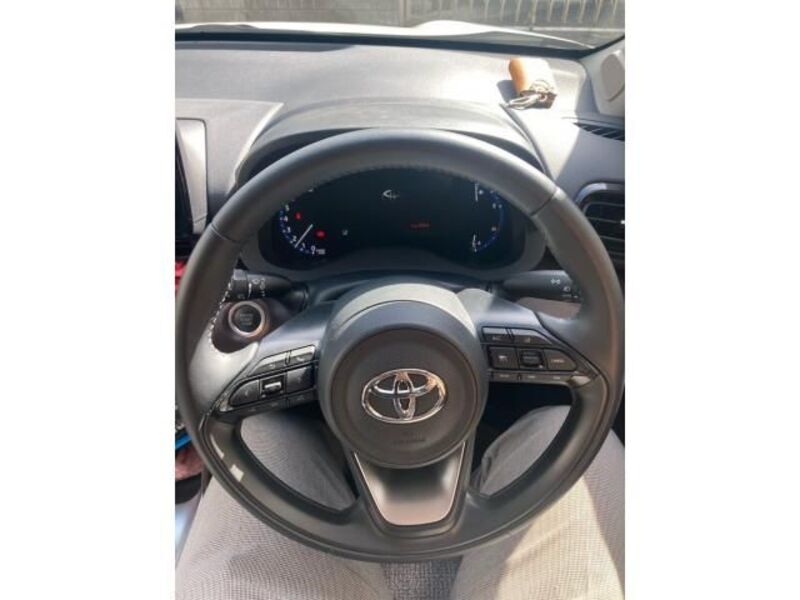 YARIS CROSS
