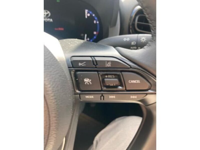 YARIS CROSS