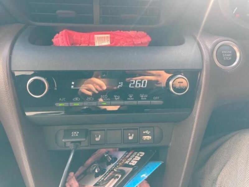 YARIS CROSS
