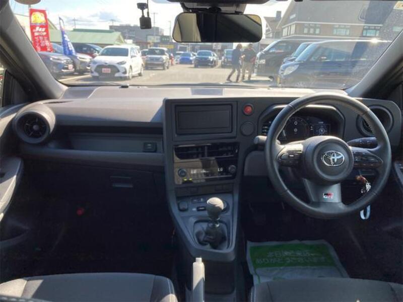 GR YARIS