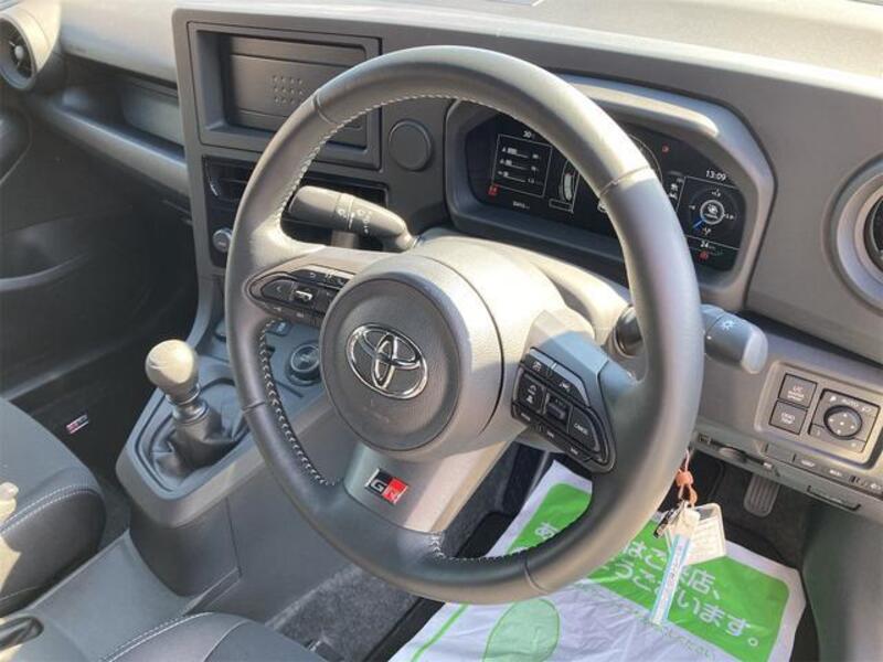 GR YARIS