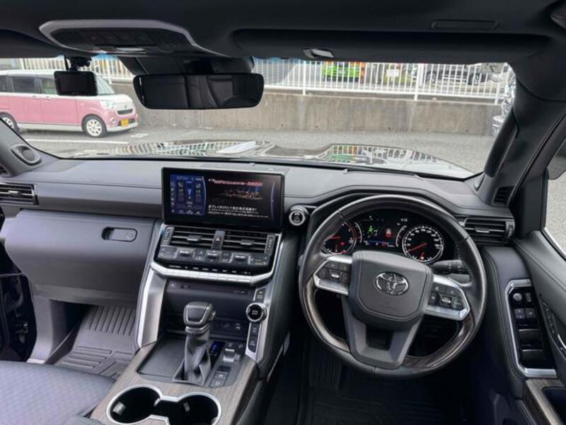 LAND CRUISER