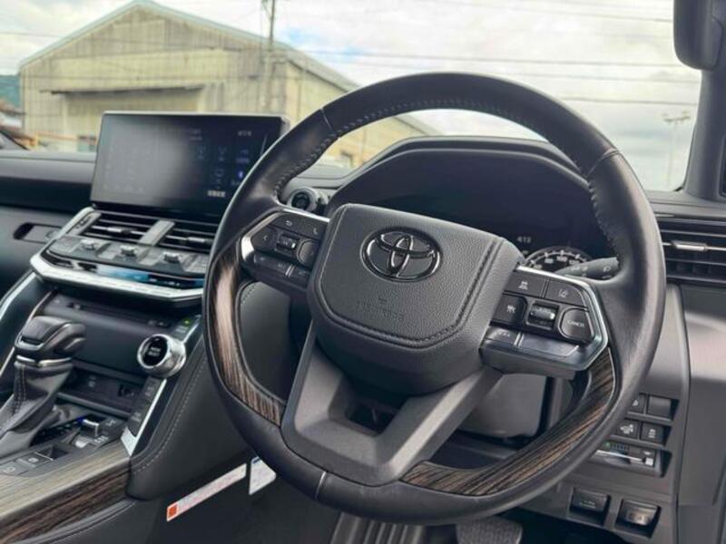 LAND CRUISER
