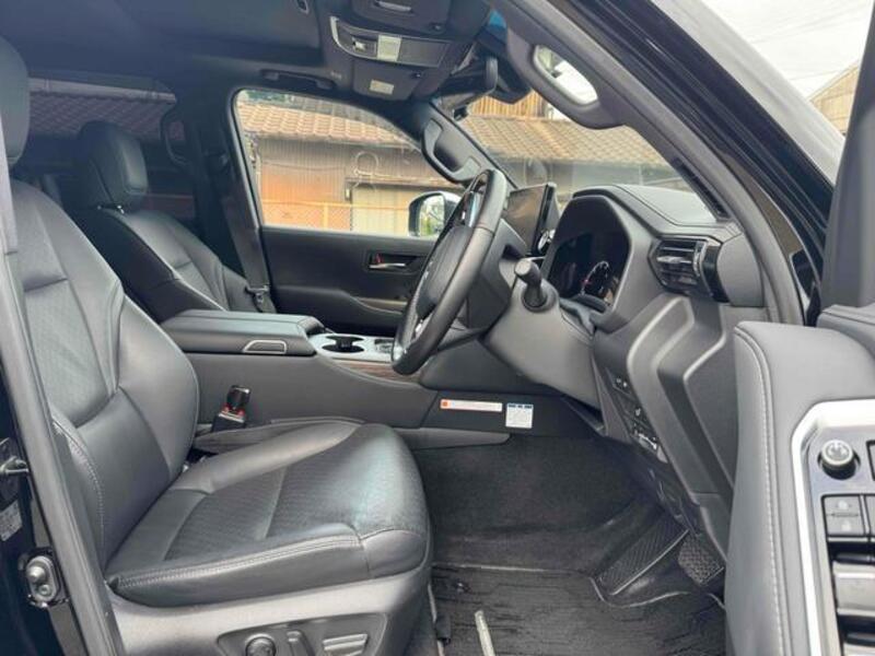 LAND CRUISER