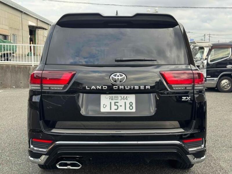 LAND CRUISER