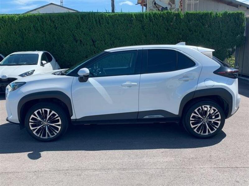 YARIS CROSS