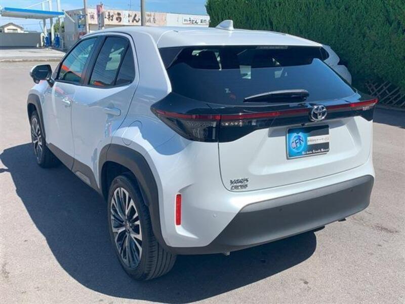 YARIS CROSS