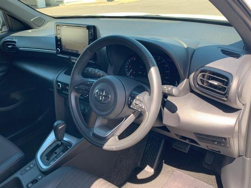 YARIS CROSS