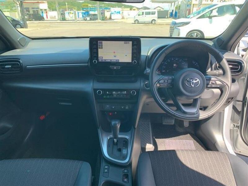 YARIS CROSS