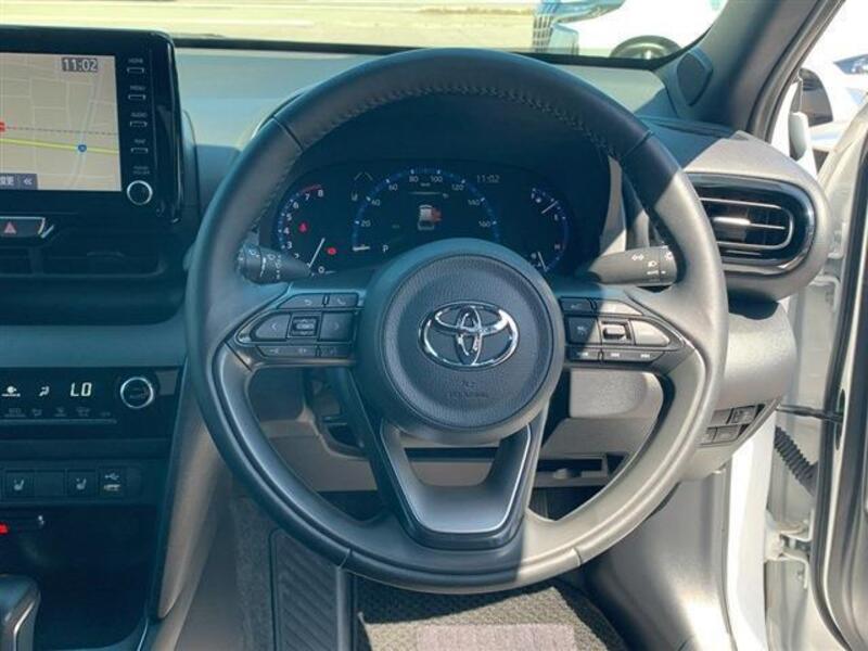 YARIS CROSS