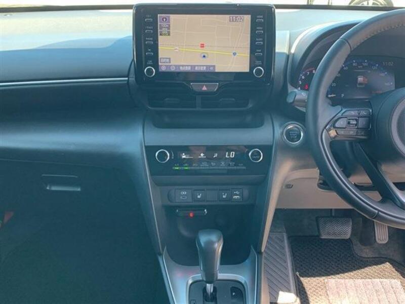 YARIS CROSS