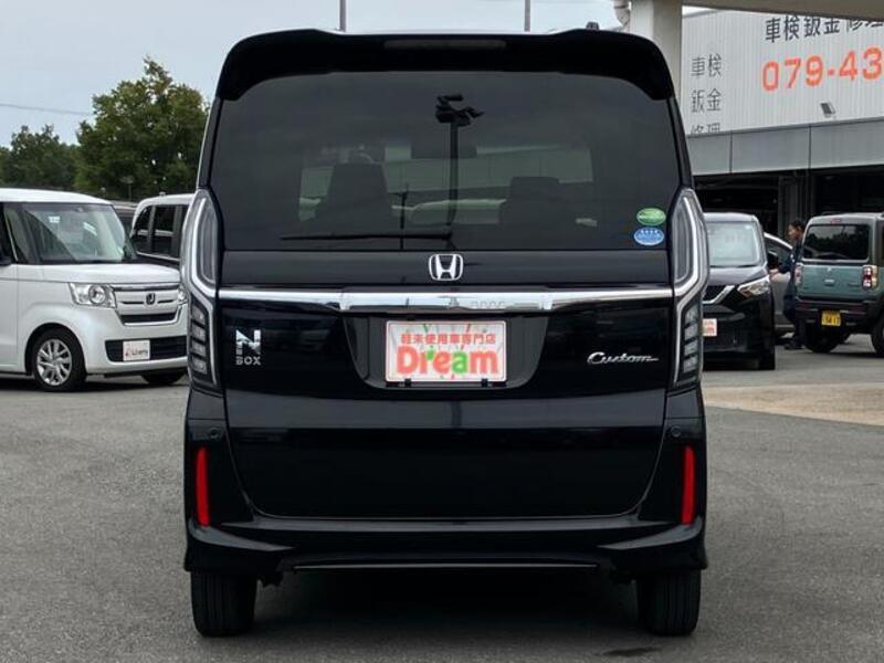 N BOX CUSTOM
