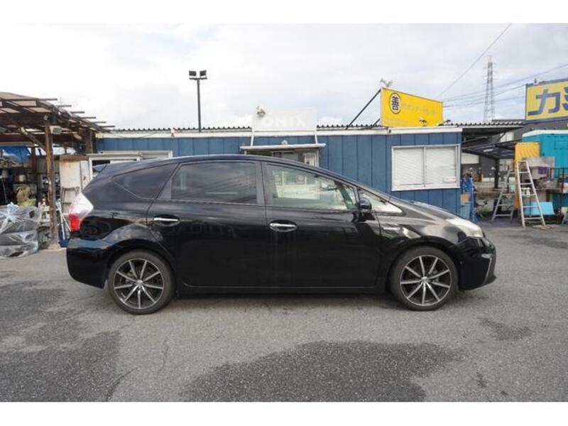 PRIUS ALPHA
