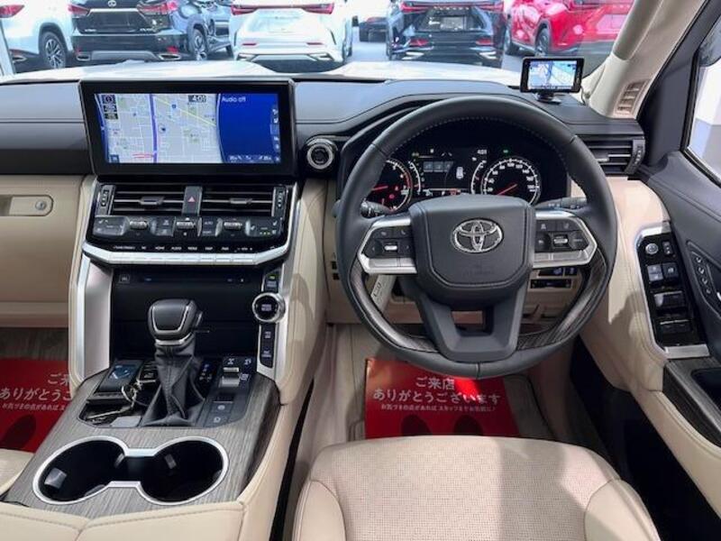 LAND CRUISER