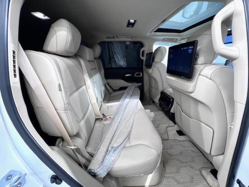 LAND CRUISER
