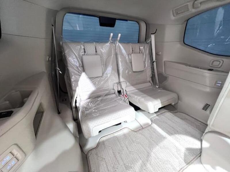 LAND CRUISER
