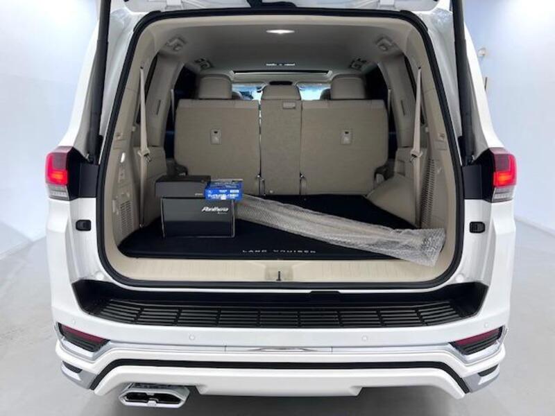 LAND CRUISER