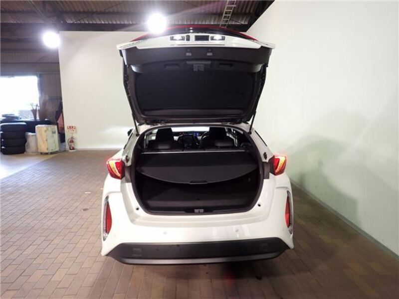 PRIUS PHV