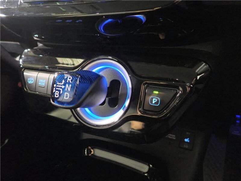 PRIUS PHV