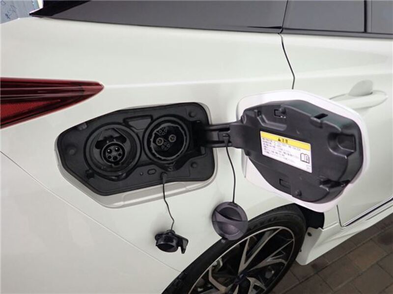 PRIUS PHV
