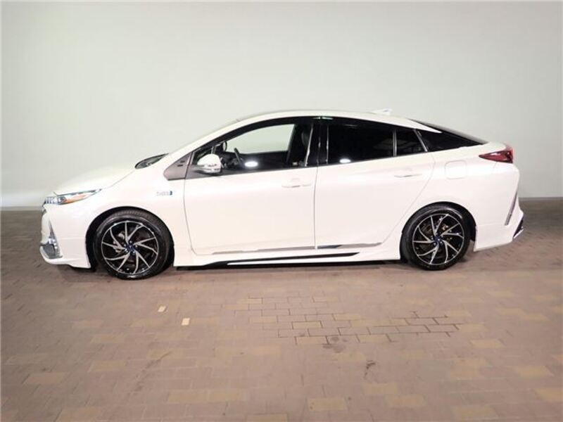 PRIUS PHV