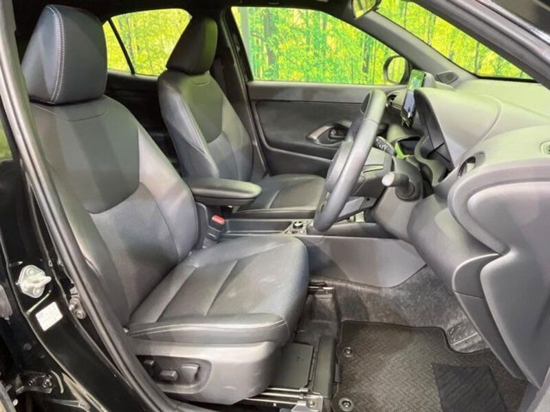 YARIS CROSS