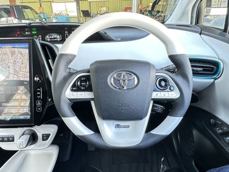 PRIUS PHV
