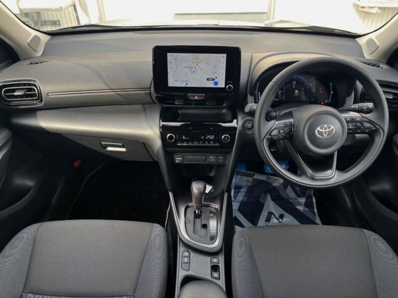 YARIS CROSS