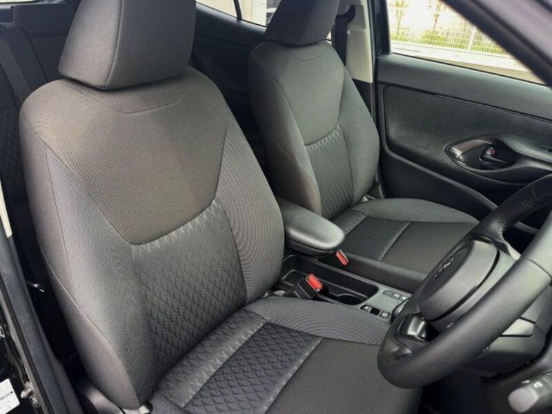 YARIS CROSS