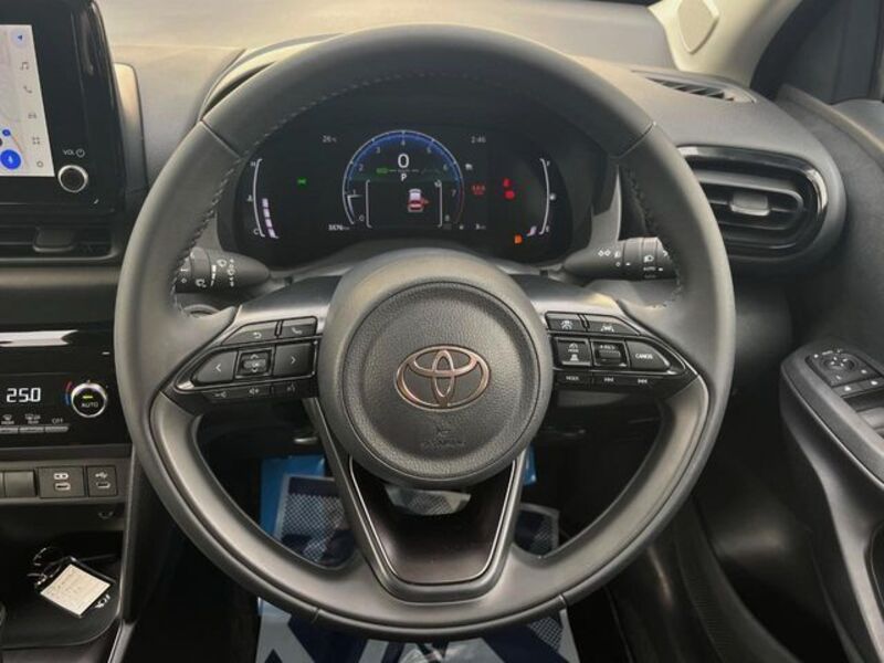 YARIS CROSS