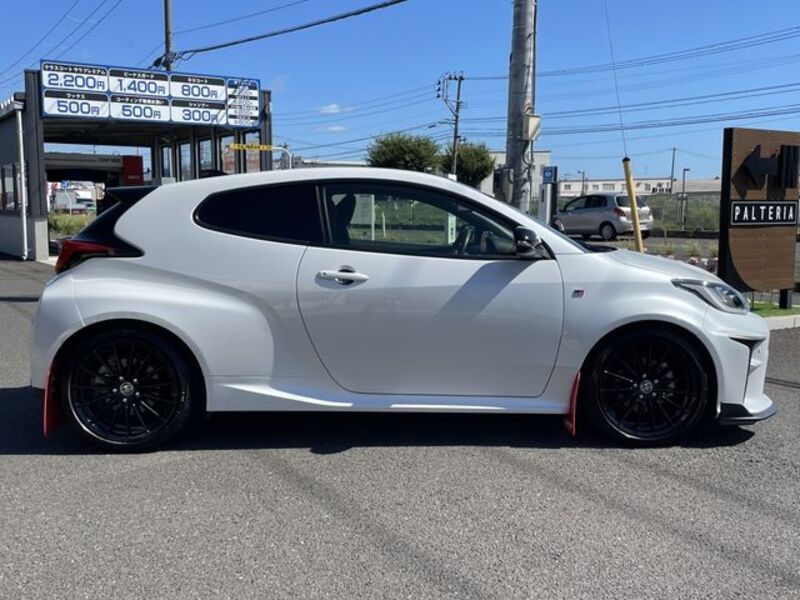 GR YARIS