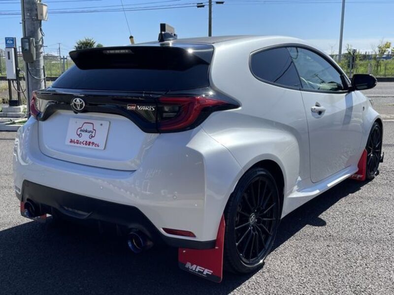 GR YARIS