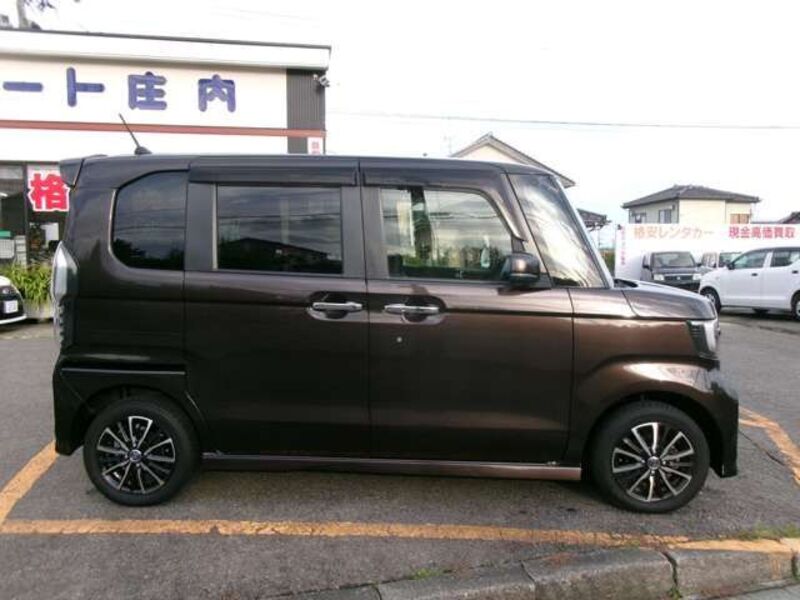 N BOX CUSTOM
