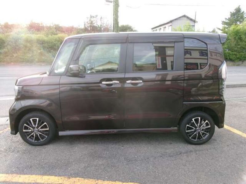 N BOX CUSTOM