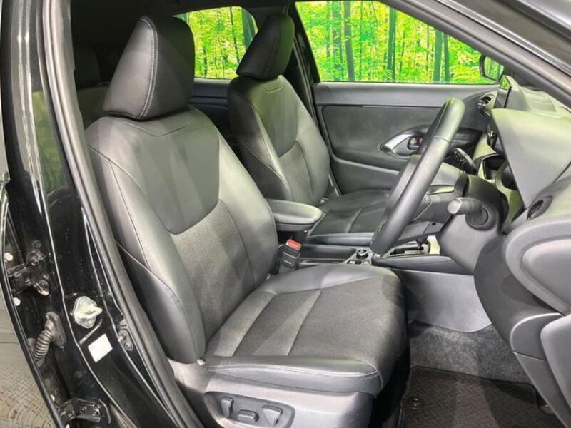YARIS CROSS