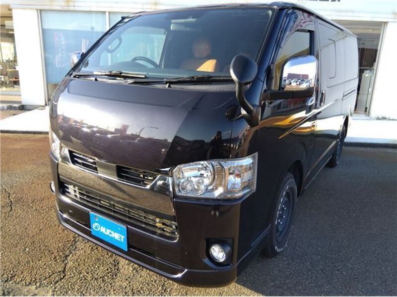 TOYOTA HIACE