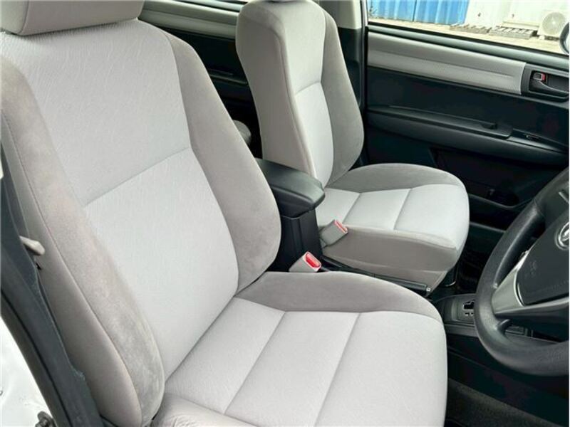 COROLLA AXIO