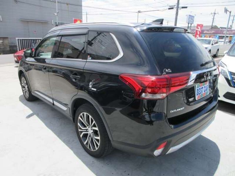 OUTLANDER