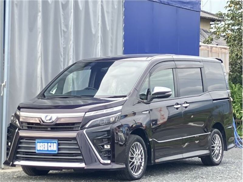 TOYOTA VOXY