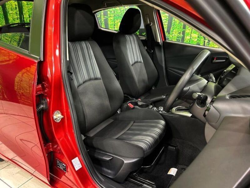 MAZDA2