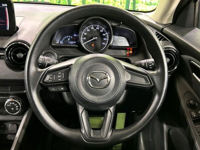 MAZDA2