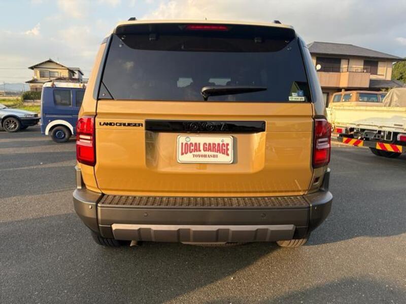 LAND CRUISER 250