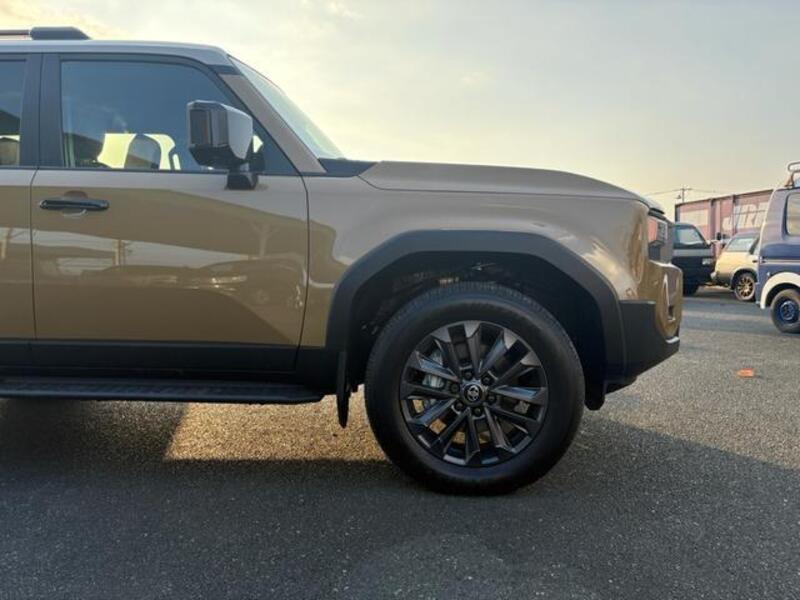 LAND CRUISER 250