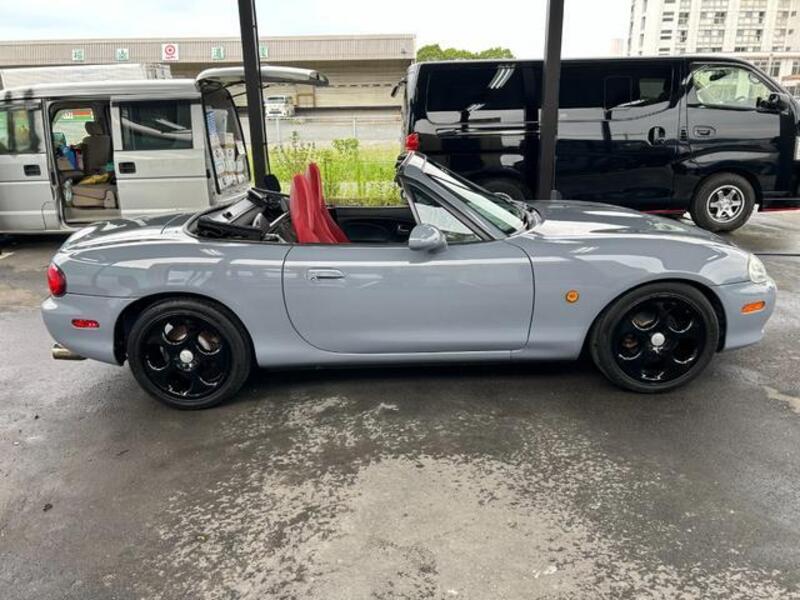 ROADSTER