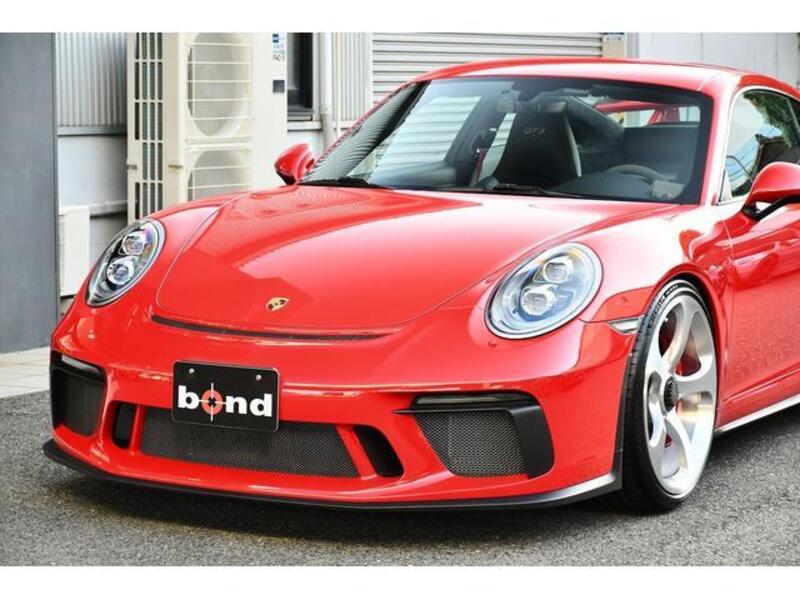 911