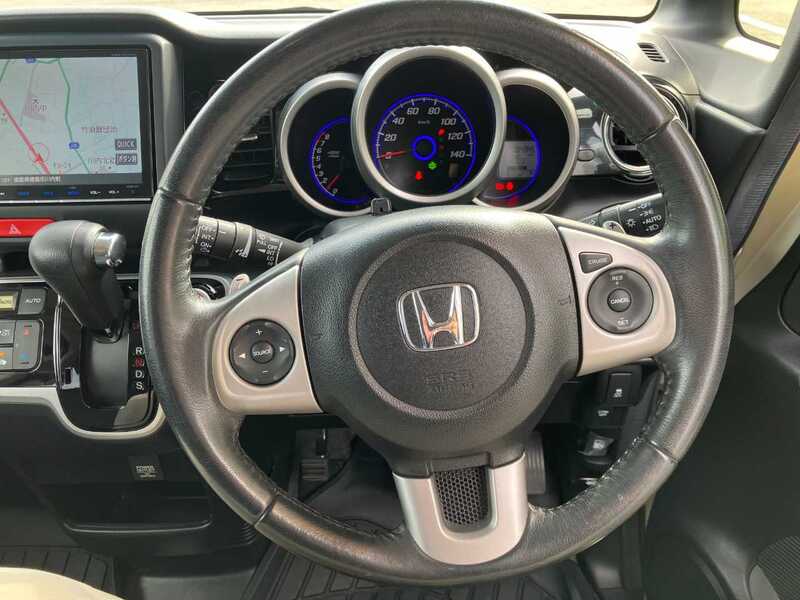 N BOX