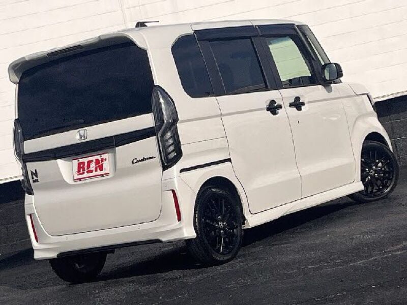 N BOX CUSTOM